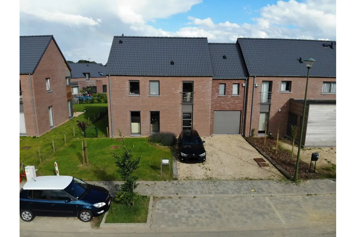 Huis te  huur in Perwijs 1360 1650.00€ 4 slaapkamers 220.00m² - Zoekertje 758480