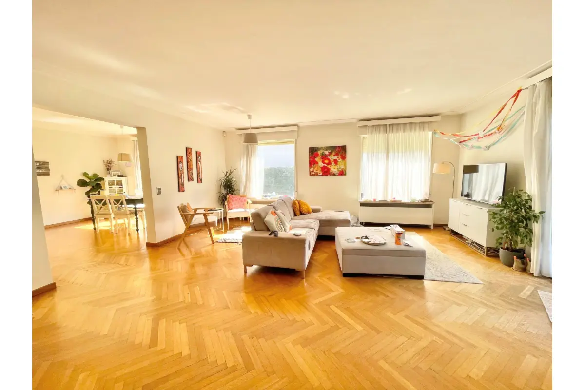 Huis te  huur in Kraainem 1950 3800.00€ 5 slaapkamers 260.00m² - Zoekertje 758146