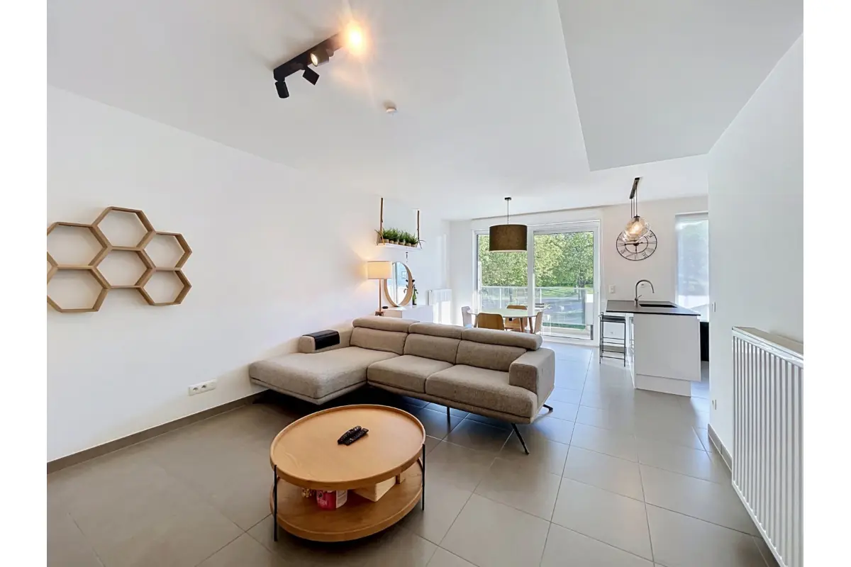 Appartement te  huur in Wezembeek-Oppem 1970 1300.00€ 2 slaapkamers 82.00m² - Zoekertje 758502