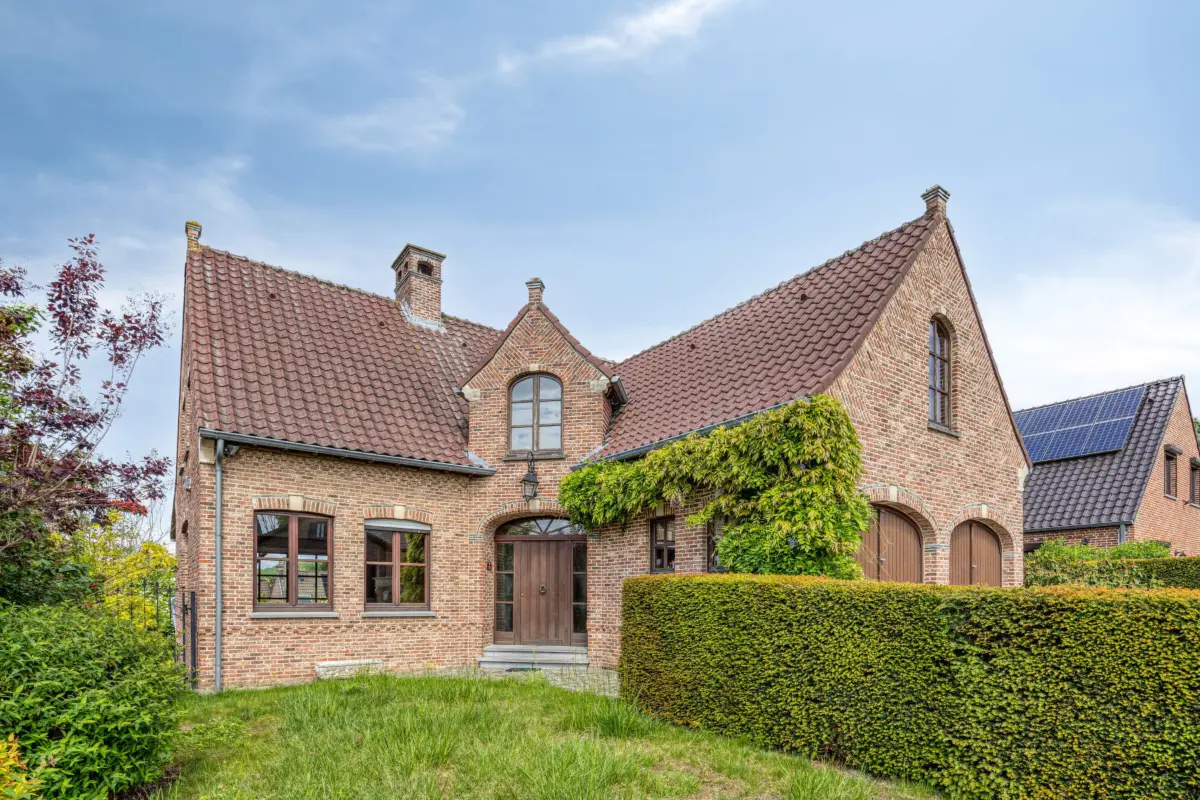 Villa à vendre à Leeuw-Saint-Pierre 1600 595000.00€ 3 chambres 232.00m² - Annonce 758522
