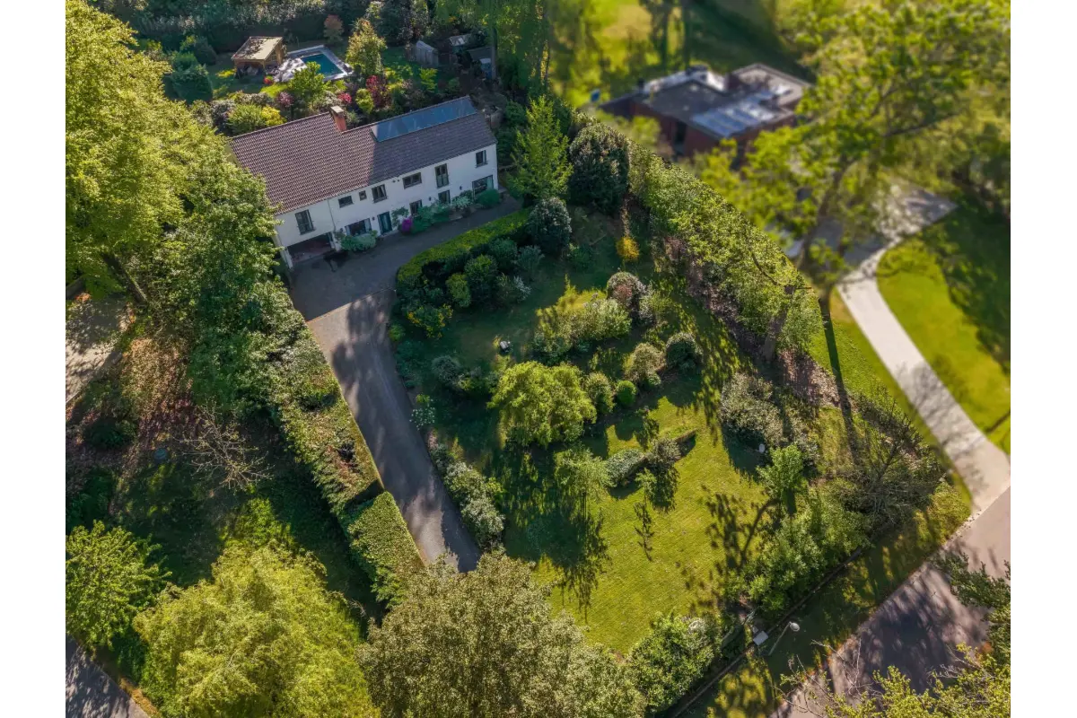 Huis te  koop in Lasne 1380 985000.00€ 6 slaapkamers 350.00m² - Zoekertje 758072