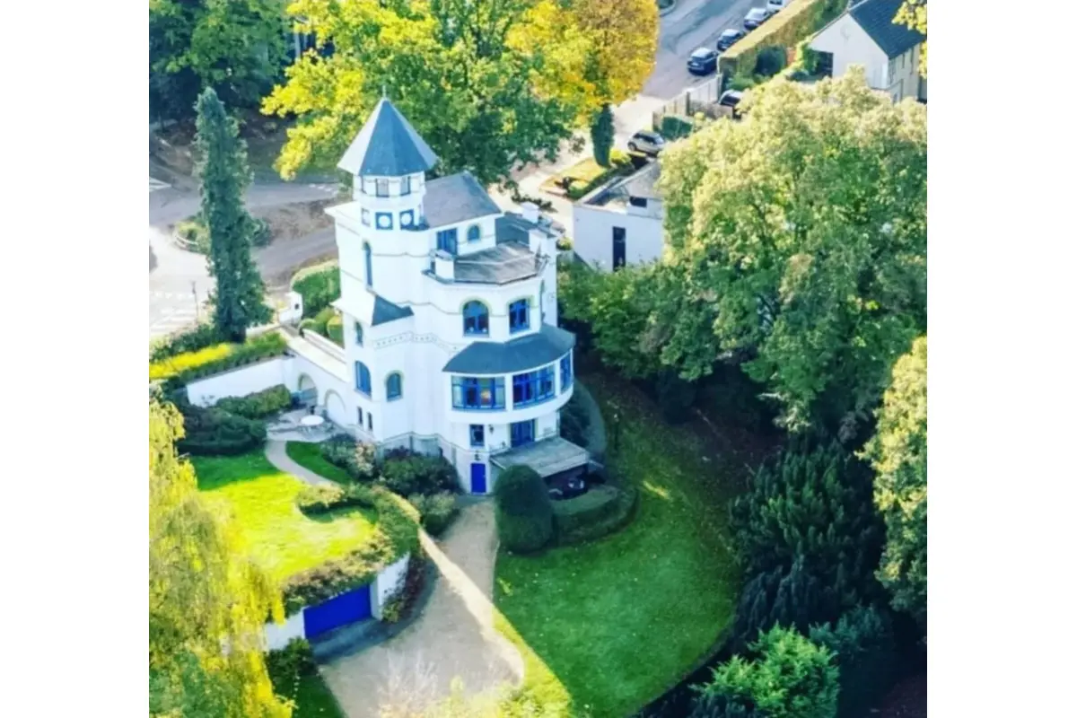 Huis te  koop in Genval 1332 1990000.00€ 6 slaapkamers 340.00m² - Zoekertje 758017