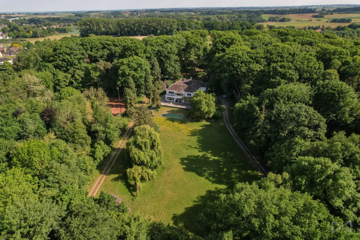 Villa te  koop in Boutersem 3370 1500000.00€ 10 slaapkamers 976.00m² - Zoekertje 759233
