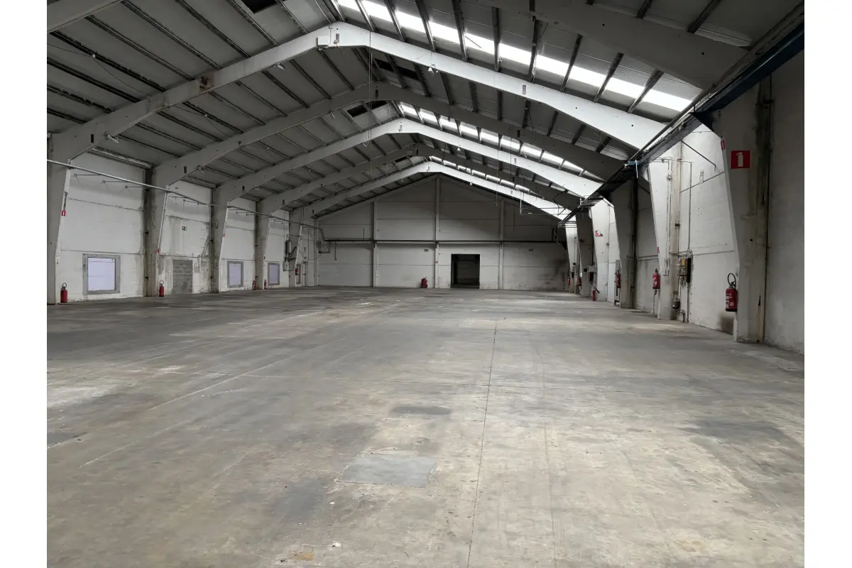 Handelszaak te  huur in Waver 1300 0.00€  slaapkamers 1318.00m² - Zoekertje 759250