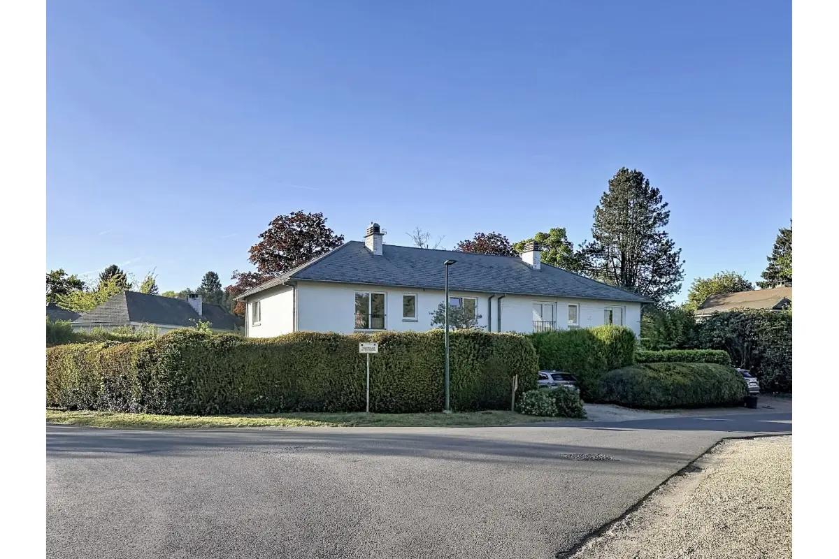Huis te  huur in Sint-Genesius-Rode 1640 2750.00€ 4 slaapkamers 200.00m² - Zoekertje 759606