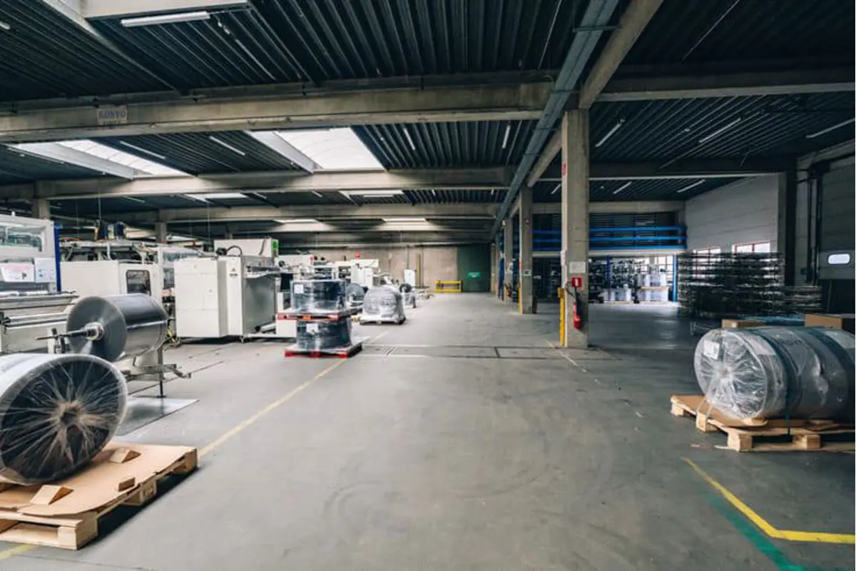 Handelszaak te  huur in Waver 1300 15000.00€  slaapkamers 2852.00m² - Zoekertje 759249