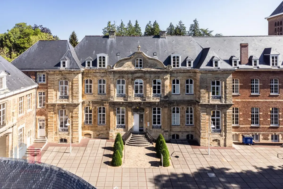 Handelszaak te  huur in Dilbeek 1700 6487.00€  slaapkamers 599.00m² - Zoekertje 761828