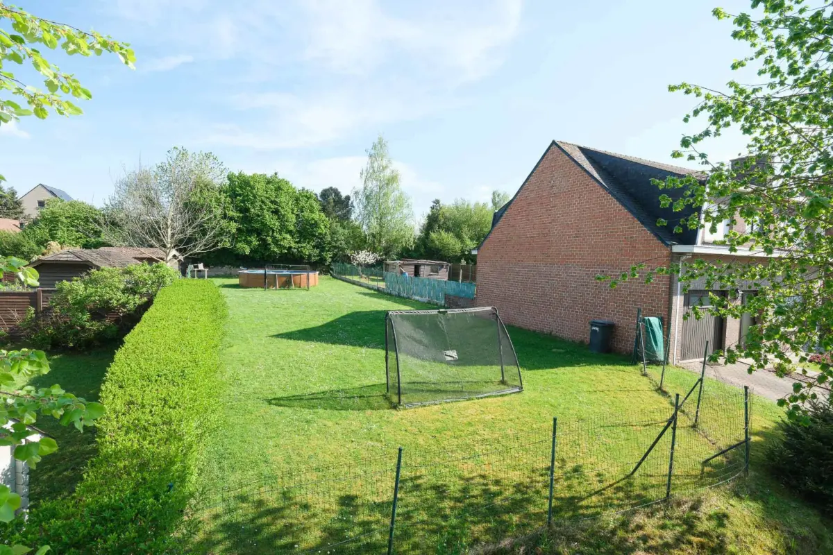 Grond te  koop in Sterrebeek 1933 299000.00€  slaapkamers m² - Zoekertje 764510