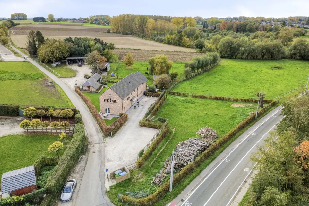 Handelszaak te  koop in Lennik 1750 1395000.00€  slaapkamers 385.00m² - Zoekertje 765109
