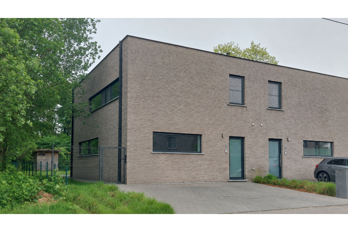 Huis te  huur in Opwijk 1745 1600.00€ 4 slaapkamers 147.00m² - Zoekertje 765691