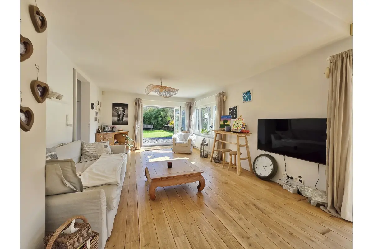 Villa à louer à Wezembeek-Oppem 1970 2400.00€ 3 chambres 186.00m² - Annonce 765850
