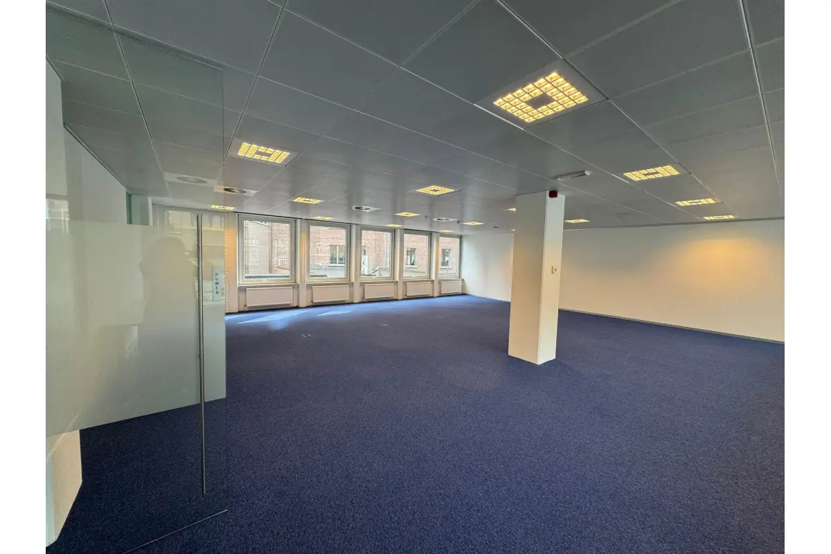 Handelszaak te  huur in Leuven 3000 8125.00€  slaapkamers 650.00m² - Zoekertje 766620