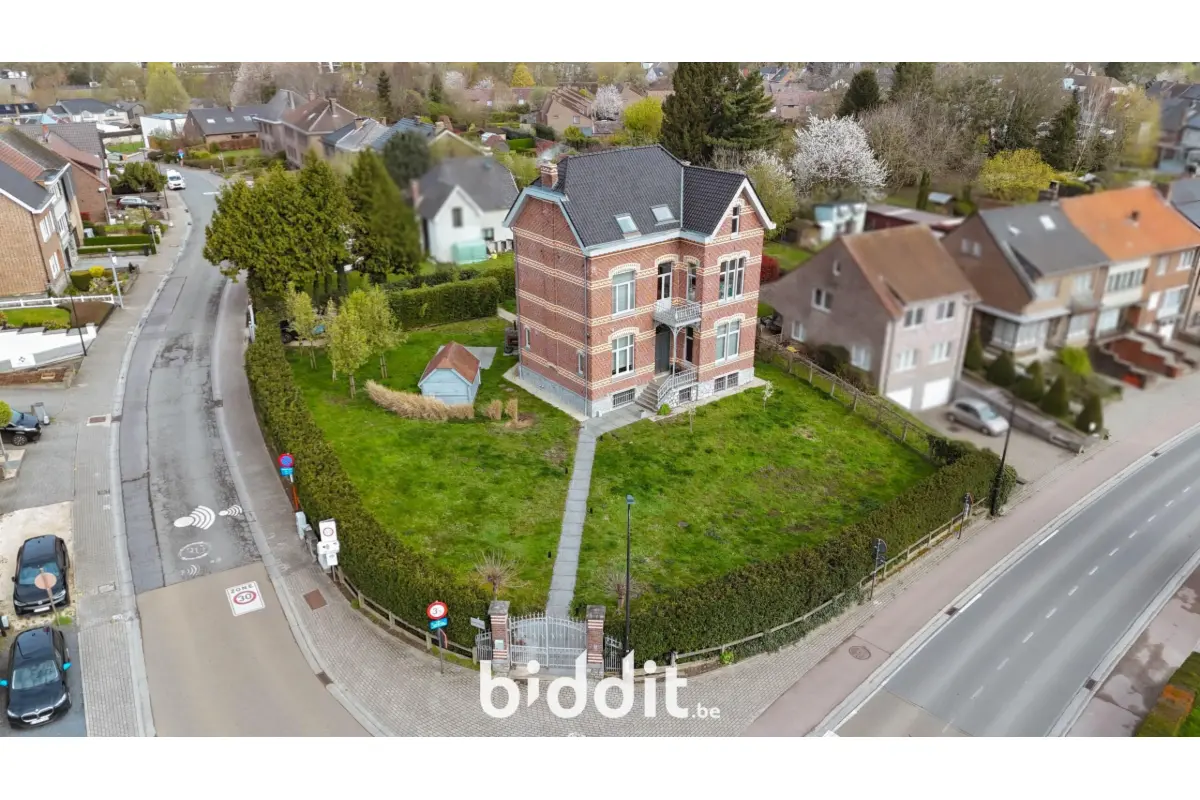 Huis te  koop in Sint-Pieters-Leeuw 1600 546000.00€ 6 slaapkamers m² - Zoekertje 766669