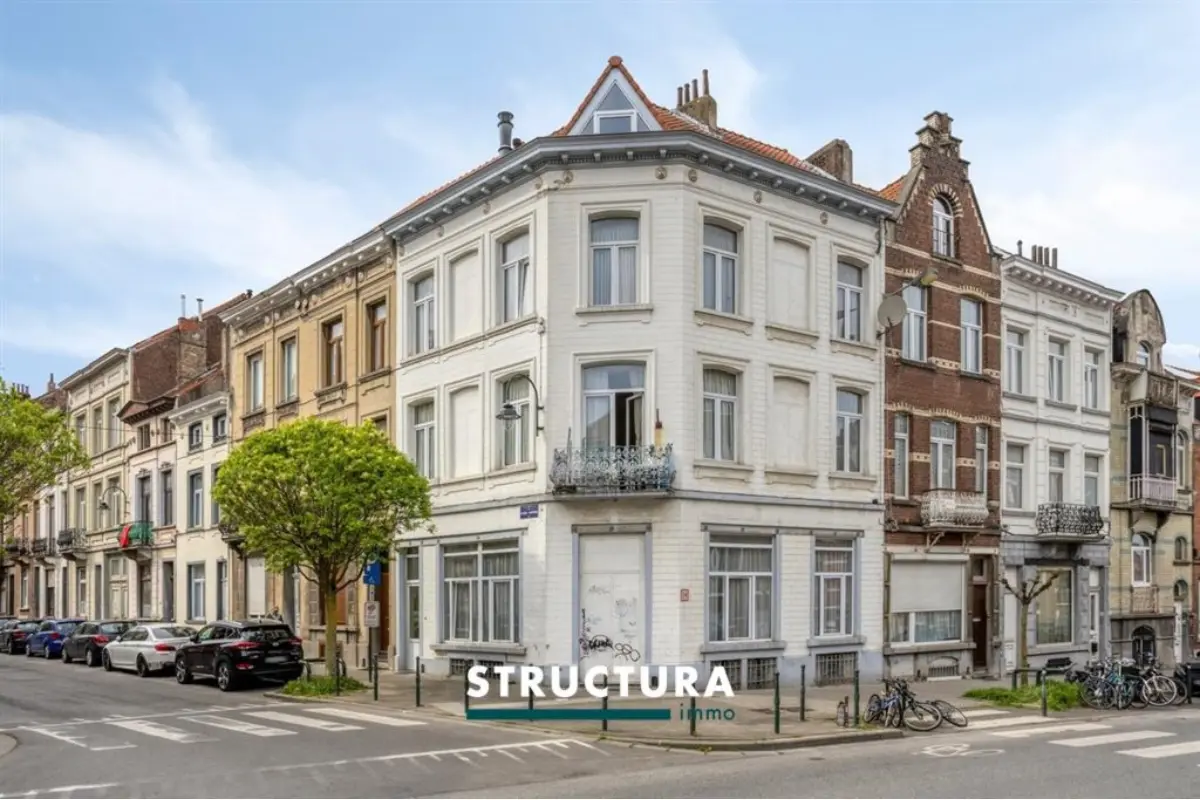 Immeuble de rapport - Immeuble à appartement à  à Bruxelles 1000 645000.00€ 7 chambres 284.00m² - Annonce 766503