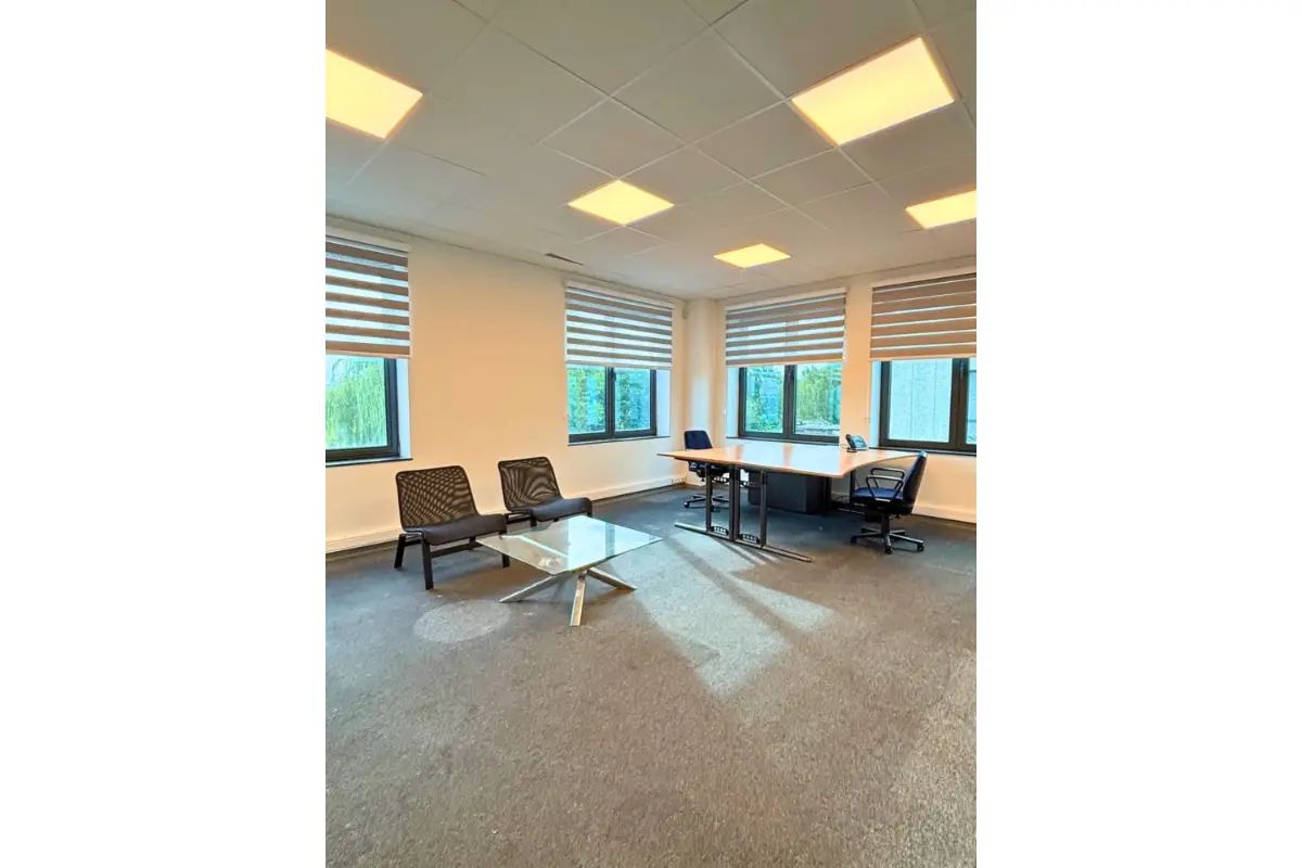 Handelszaak te  in Drogenbos 1620 1000.00€  slaapkamers m² - Zoekertje 768389