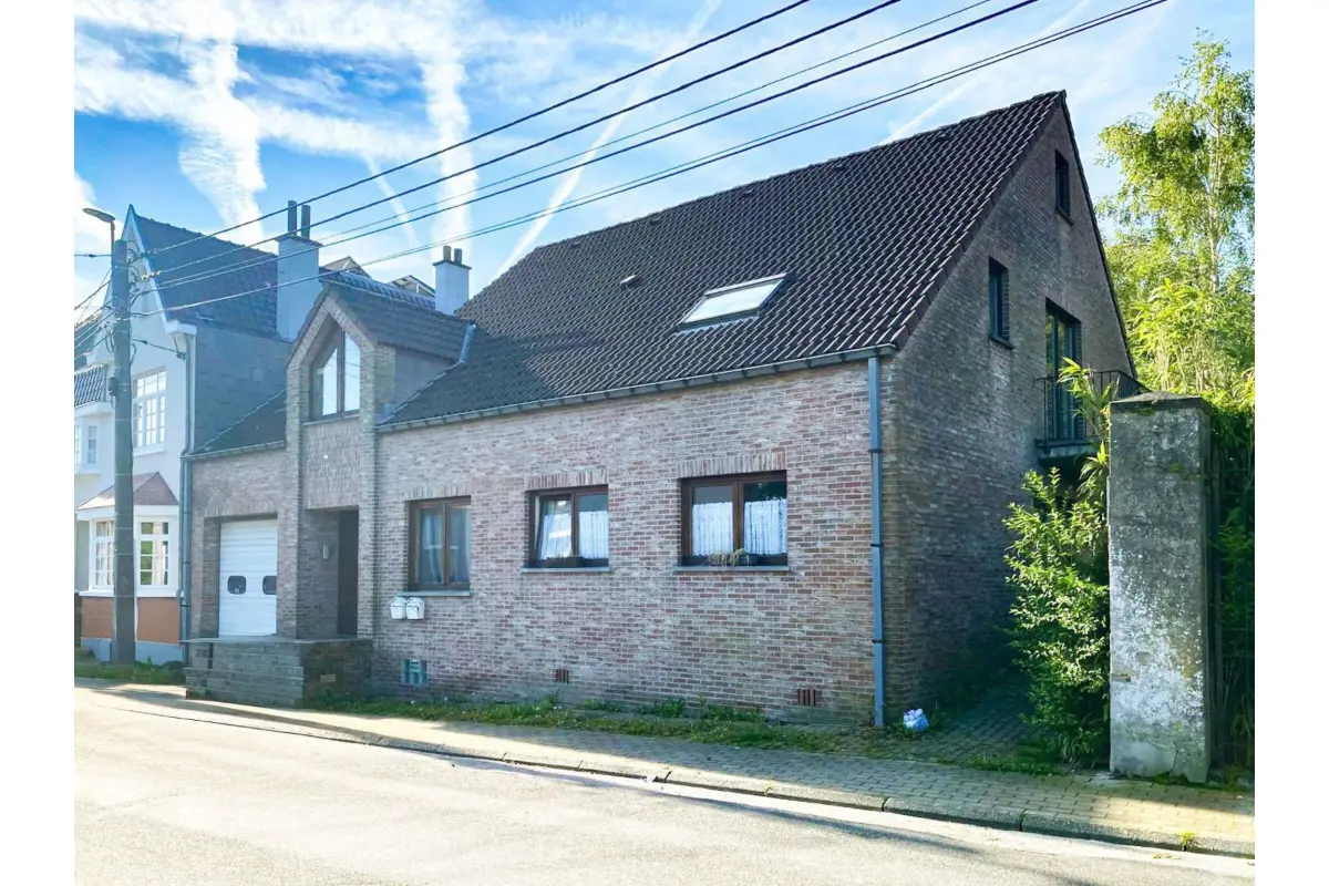 Immeuble mixte à vendre à La Hulpe 1310 510000.00€ 5 chambres 240.00m² - Annonce 768125