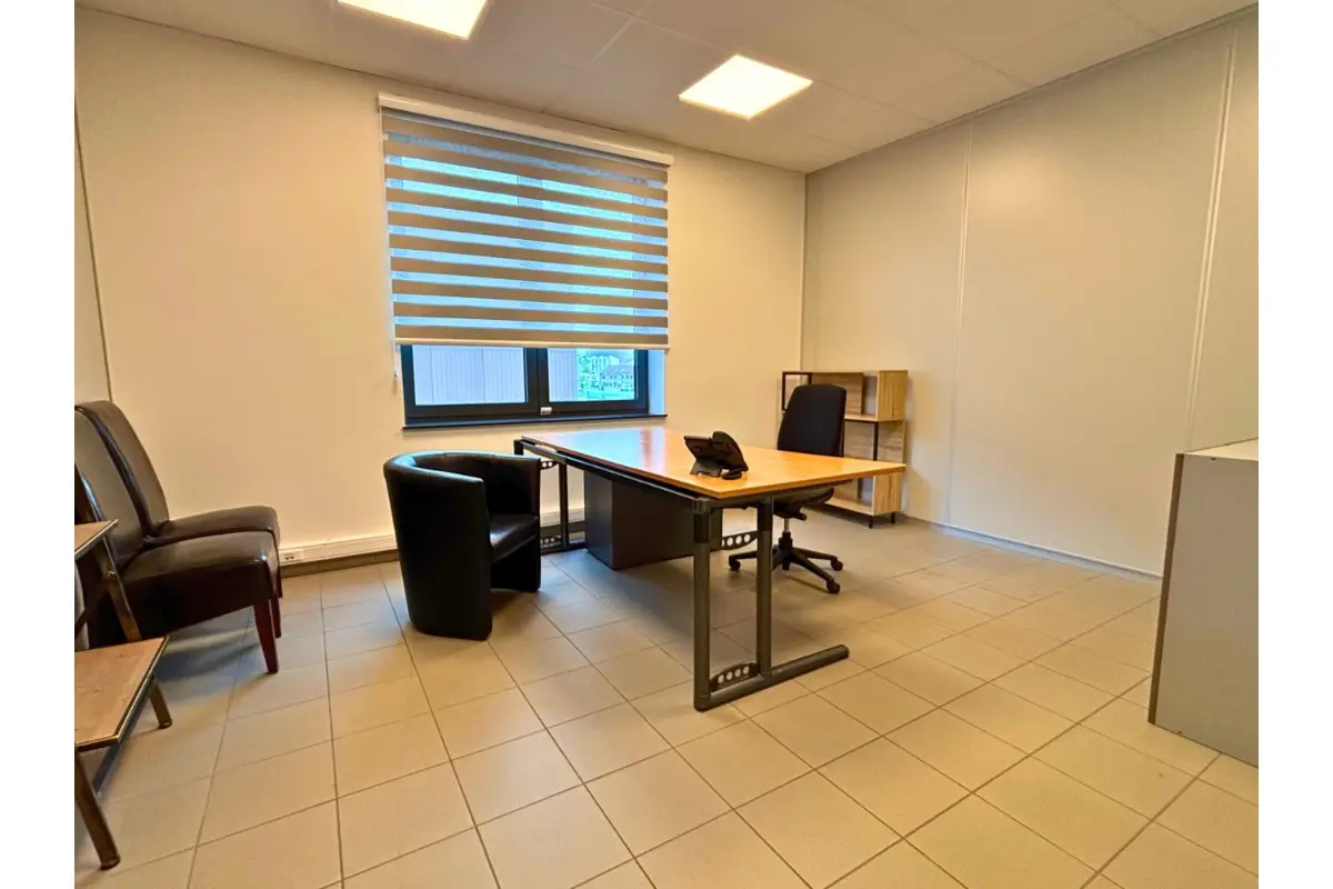 Handelszaak te  in Drogenbos 1620 450.00€  slaapkamers m² - Zoekertje 768394