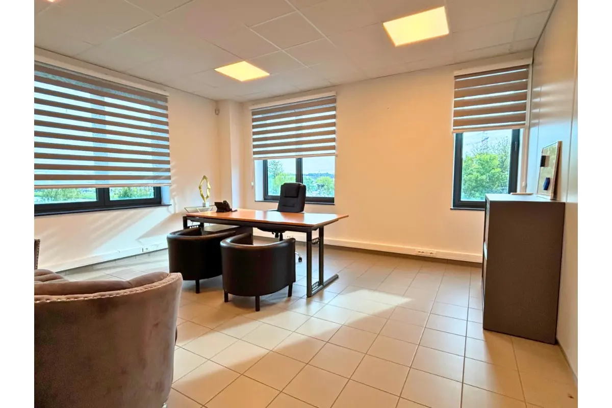 Handelszaak te  in Drogenbos 1620 500.00€  slaapkamers m² - Zoekertje 768396