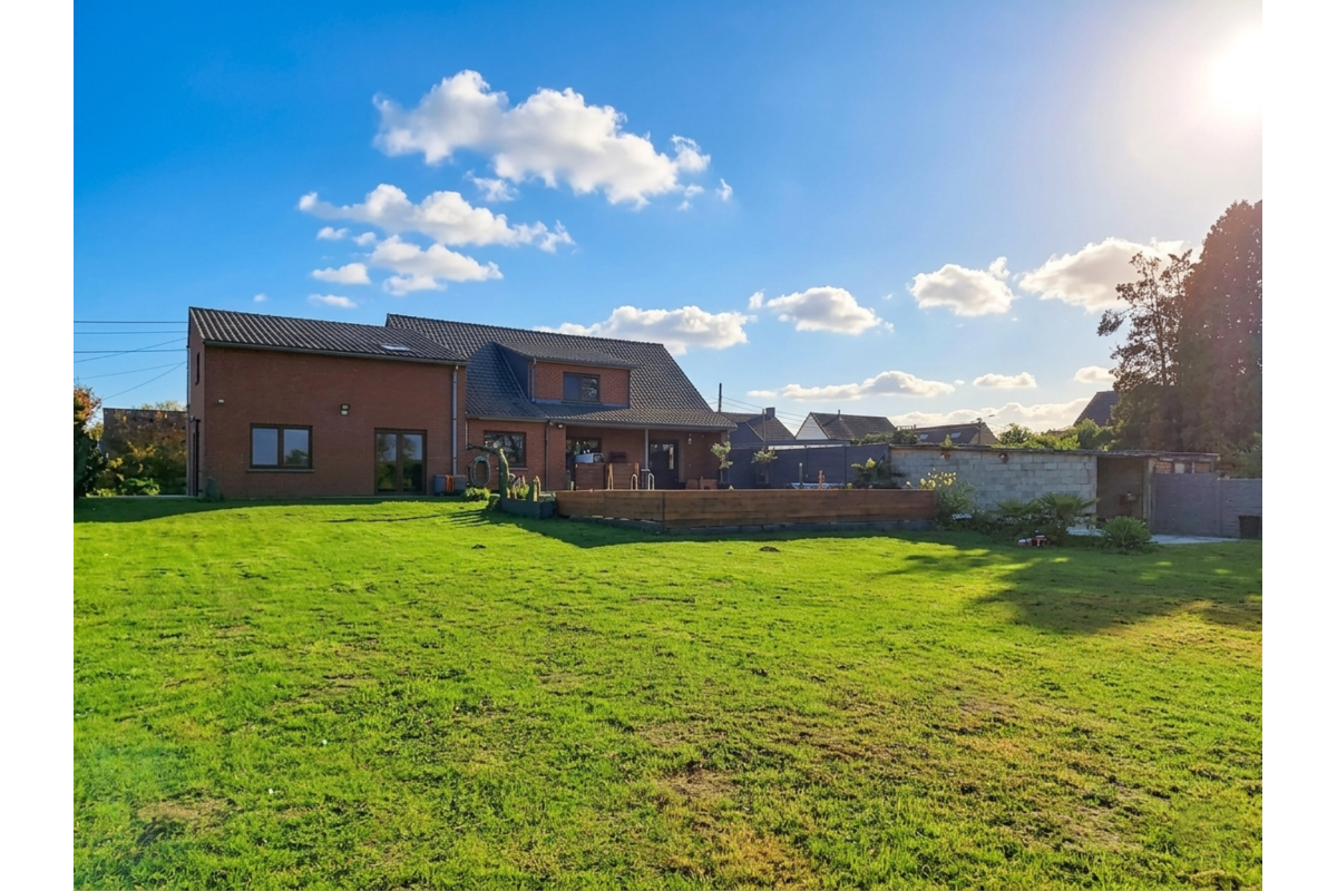 Villa te  in Obourg 7034 460000.00€ 4 slaapkamers 250.00m² - Zoekertje 768119