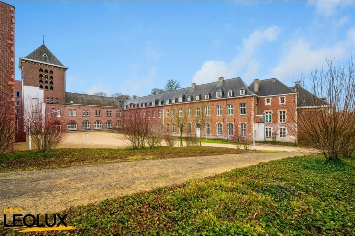 Commerce à louer à Grand-Bigard 1702 917.00€  chambres 84.66m² - Annonce 768214