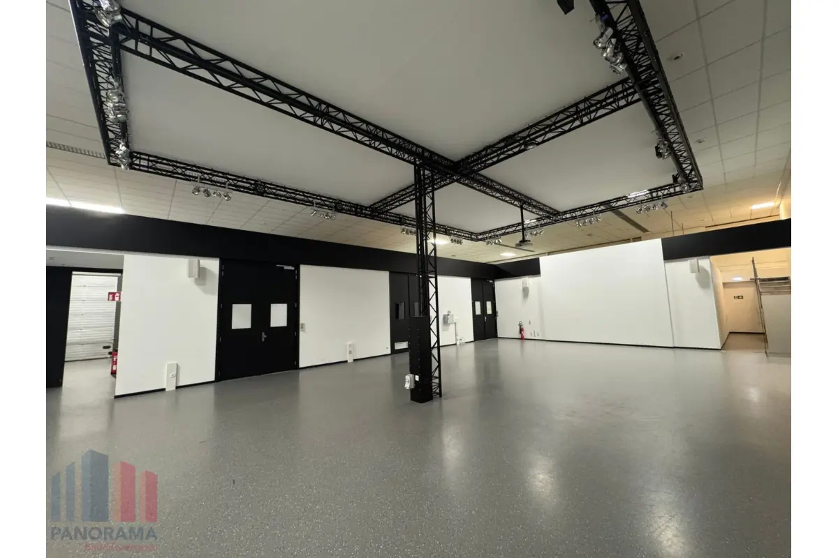 Handelszaak te  huur in Zaventem 1930 13594.00€  slaapkamers 2077.00m² - Zoekertje 768372