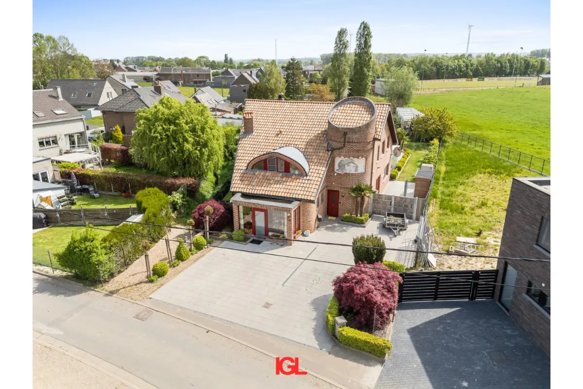 Huis te  koop in Sint-Pieters-Leeuw 1600 869000.00€ 4 slaapkamers 294.00m² - Zoekertje 768734