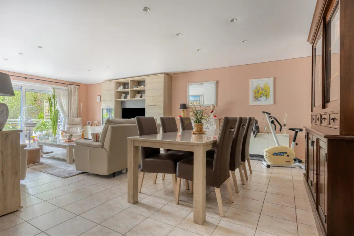 Rez-de-chaussée à vendre à Leeuw-Saint-Pierre 1600 349000.00€ 2 chambres 93.00m² - Annonce 768570
