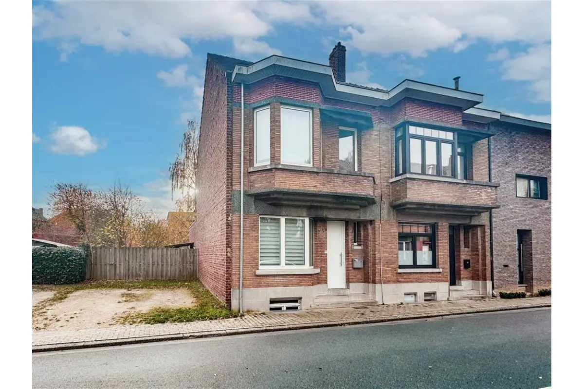 Huis te  huur in Hal 1500 1300.00€ 3 slaapkamers 140.00m² - Zoekertje 768815