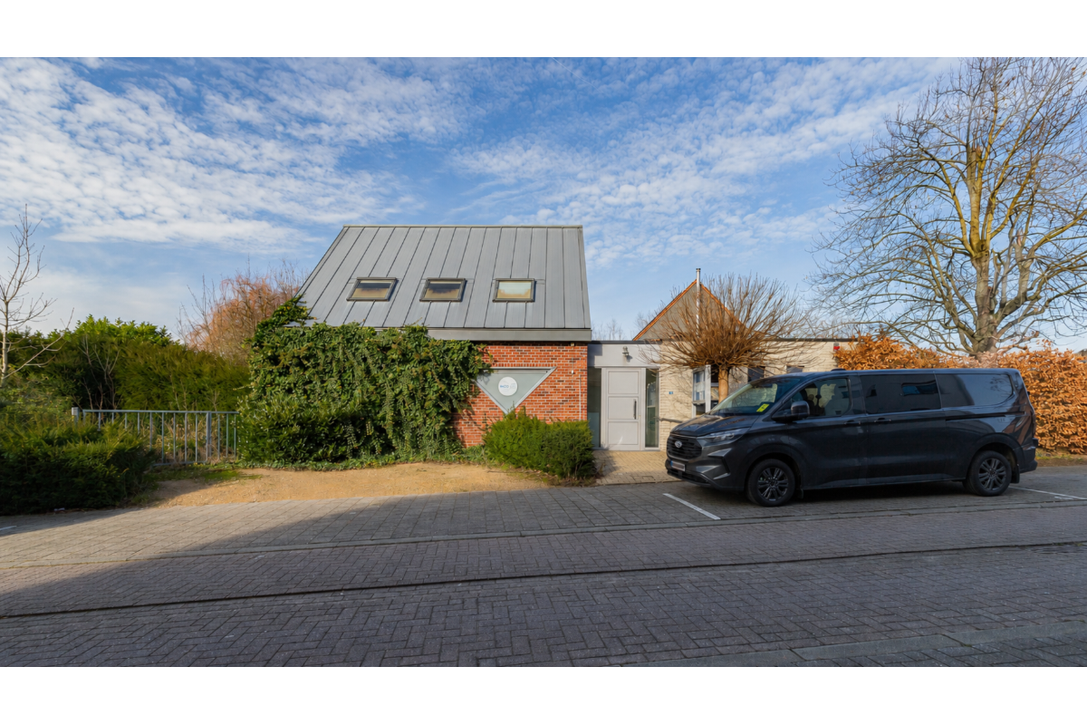 Handelszaak te  koop in Opwijk 1745 340000.00€  slaapkamers 238.00m² - Zoekertje 769908