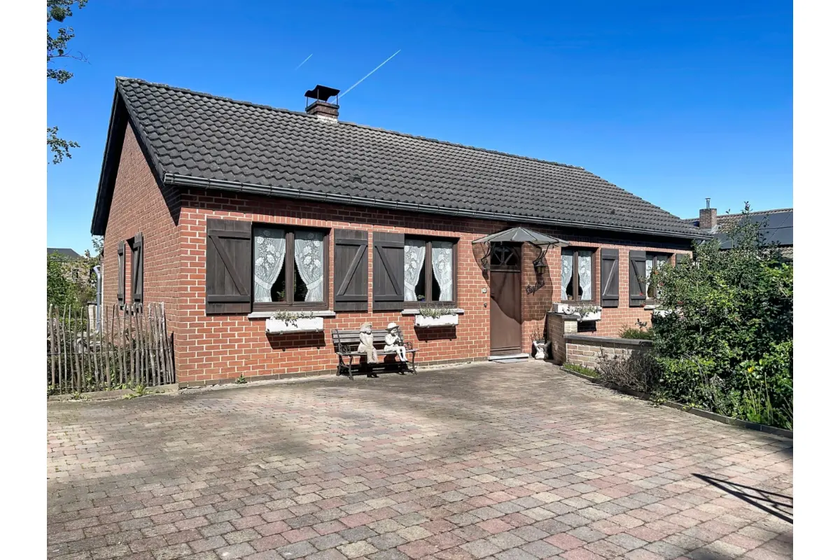 Huis te  koop in Court-Saint-Etienne 1490 400000.00€ 3 slaapkamers 180.00m² - Zoekertje 769355