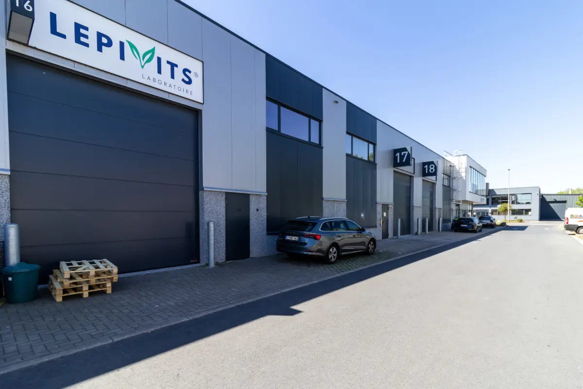 Handelszaak te  huur in Waver 1300 1750.00€  slaapkamers 184.00m² - Zoekertje 770986