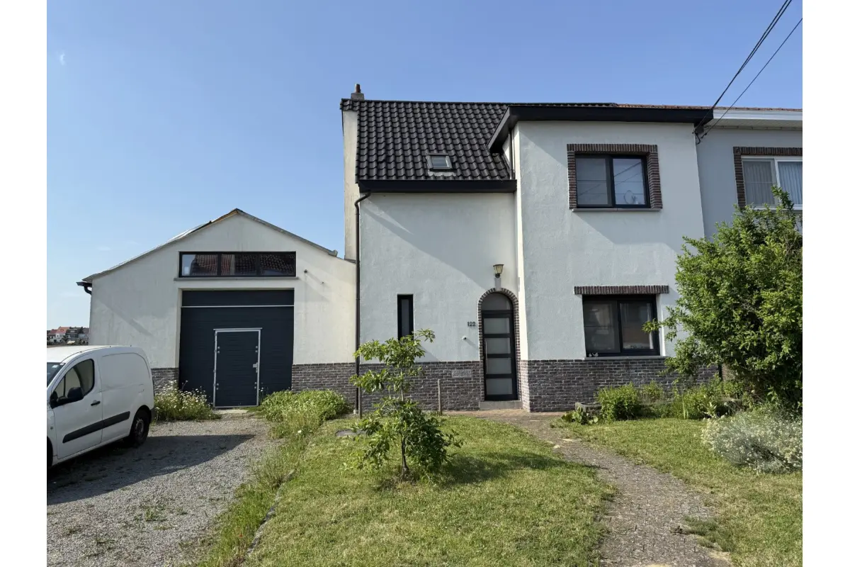 Huis te  koop in Sint-Pieters-Leeuw 1600 545000.00€ 3 slaapkamers 146.81m² - Zoekertje 771024