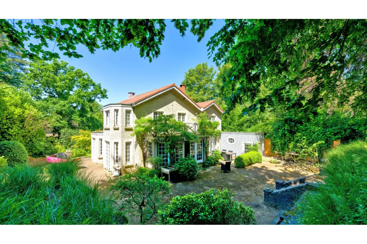 Villa te  koop in Wezembeek-Oppem 1970 875000.00€ 4 slaapkamers 236.00m² - Zoekertje 771572