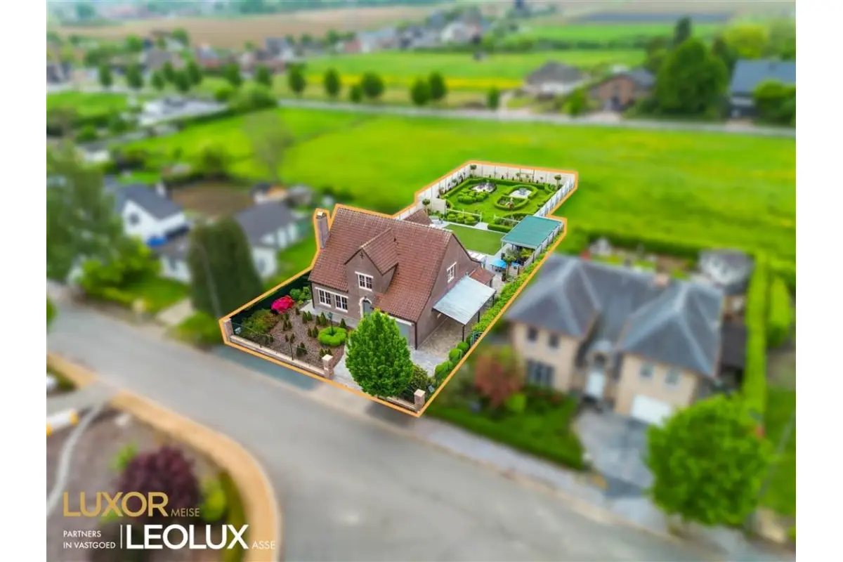 Huis te  koop in Liedekerke 1770 695000.00€ 3 slaapkamers 256.00m² - Zoekertje 773565
