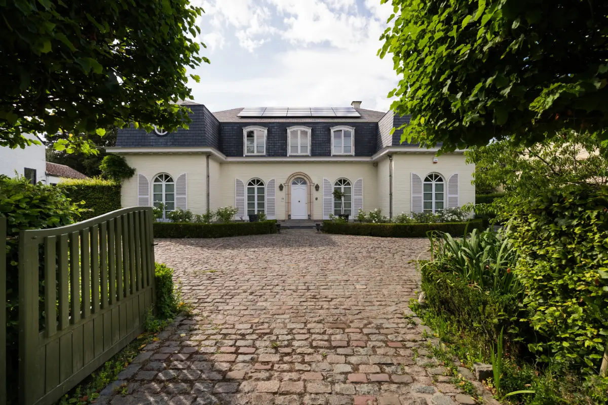 Huis te  koop in Wezembeek-Oppem 1970 2175000.00€ 5 slaapkamers 400.00m² - Zoekertje 772996