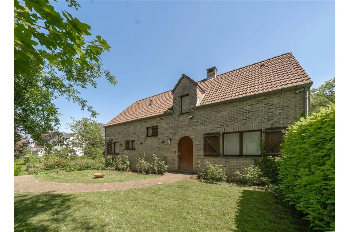 Huis te  koop in Waterloo 1410 650000.00€ 4 slaapkamers 275.00m² - Zoekertje 773927