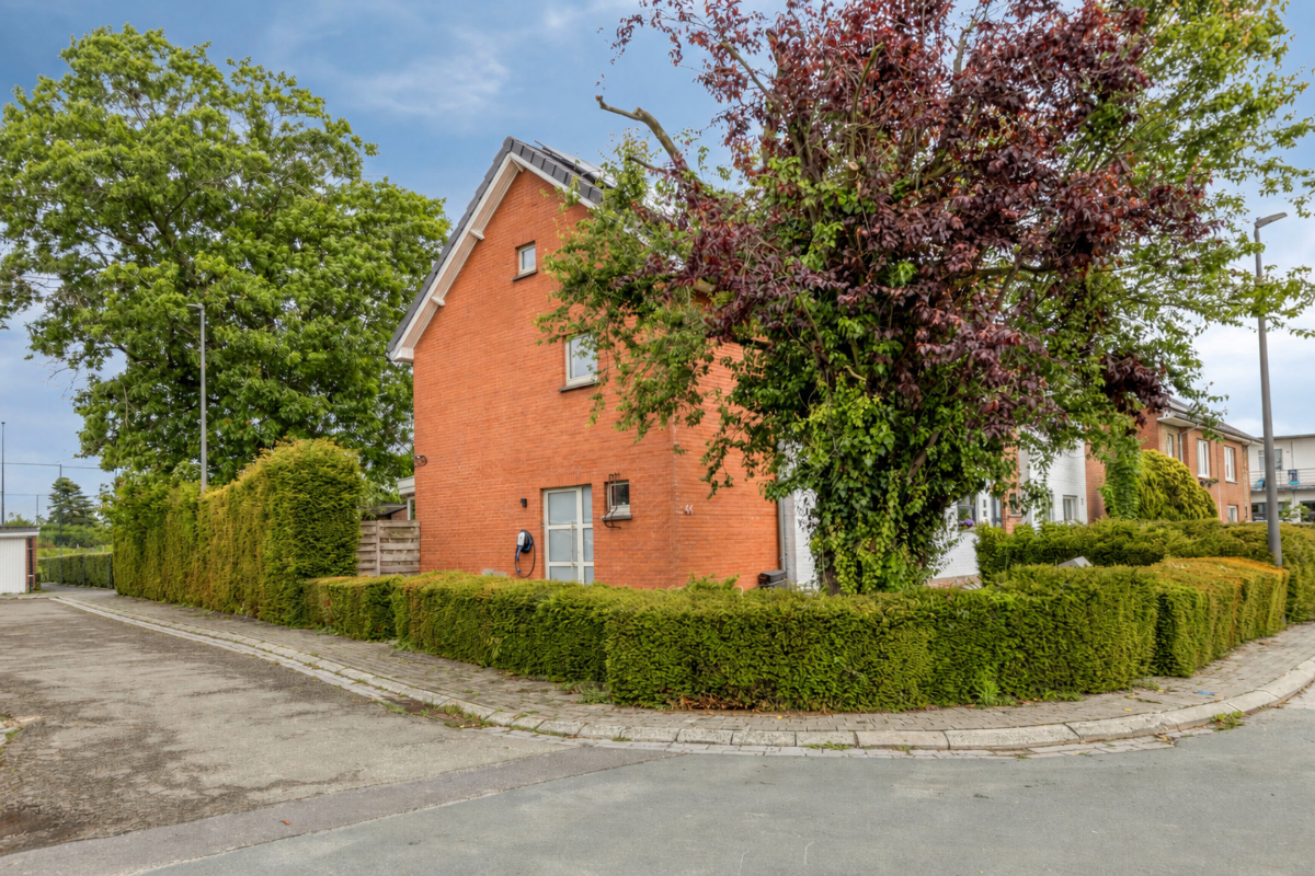 Huis te  koop in Dilbeek 1700 459000.00€ 4 slaapkamers 170.00m² - Zoekertje 774920