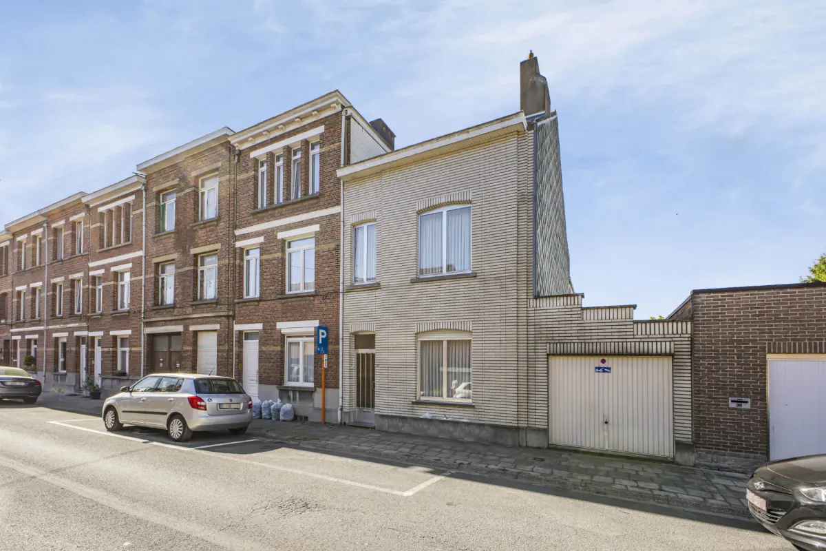 Huis te  koop in Sint-Pieters-Leeuw 1600 325000.00€ 3 slaapkamers 136.98m² - Zoekertje 774881