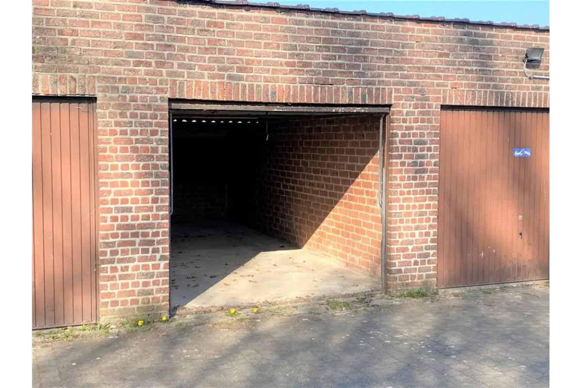 Parking & garage te  huur in Merchtem 1785 90.00€  slaapkamers m² - Zoekertje 775003
