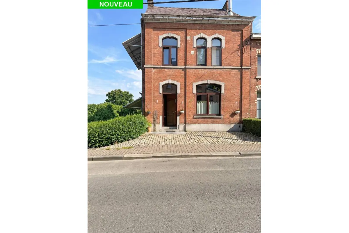 Huis te  koop in Court-Saint-Etienne 1490 420000.00€ 5 slaapkamers 145.00m² - Zoekertje 776267