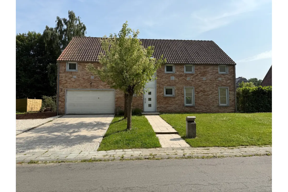 Maison à louer à Wavre 1300 2100.00€ 5 chambres m² - Annonce 776639