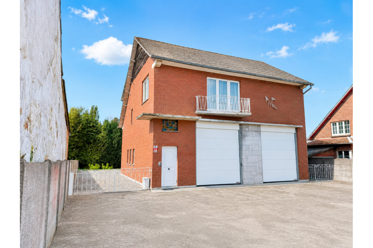 Huis te  koop in Geldenaken 1370 395000.00€ 4 slaapkamers 172.00m² - Zoekertje 775835