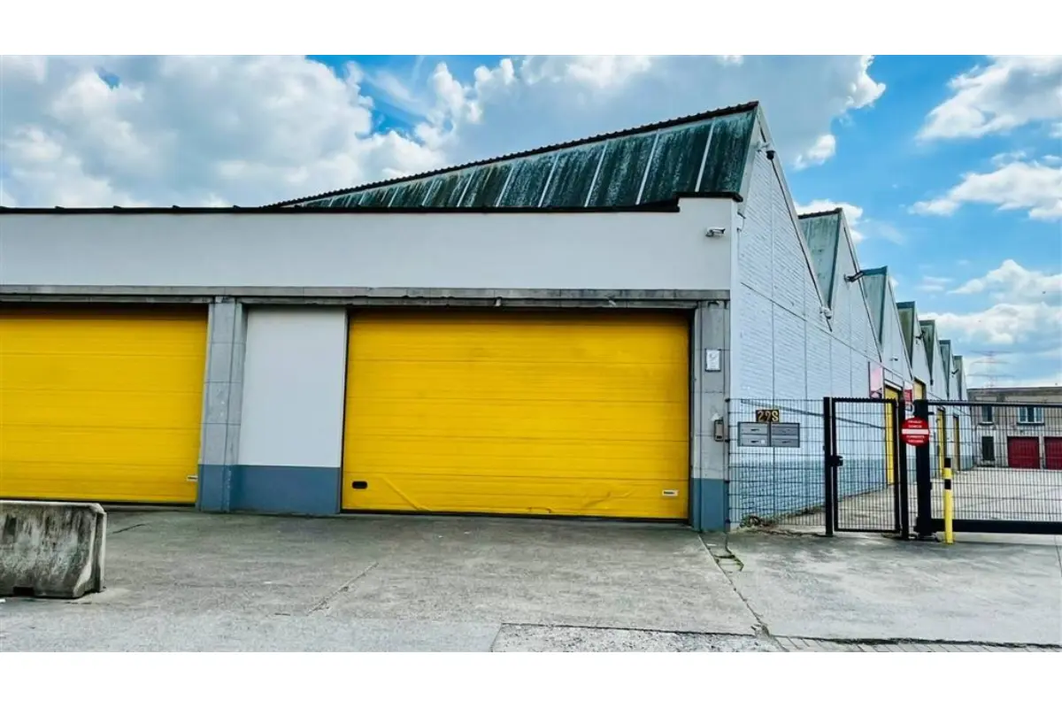 Commerce à louer à Drogenbos 1620 3100.00€  chambres 580.00m² - Annonce 775823
