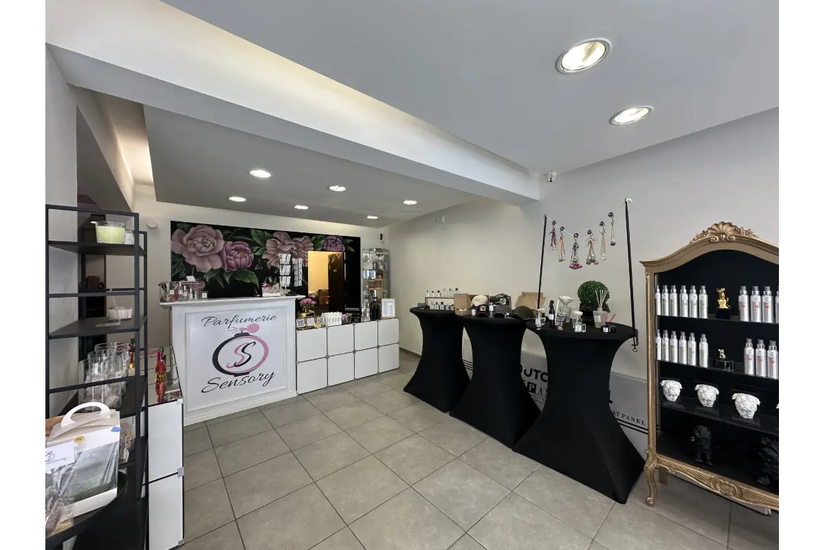 Handelszaak te  koop in Tubeke 1480 135000.00€  slaapkamers 58.00m² - Zoekertje 775821