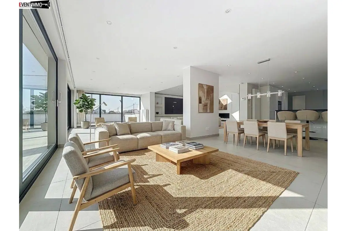Huis te  koop in Sint-Pieters-Leeuw 1600 825000.00€ 3 slaapkamers 464.00m² - Zoekertje 778202