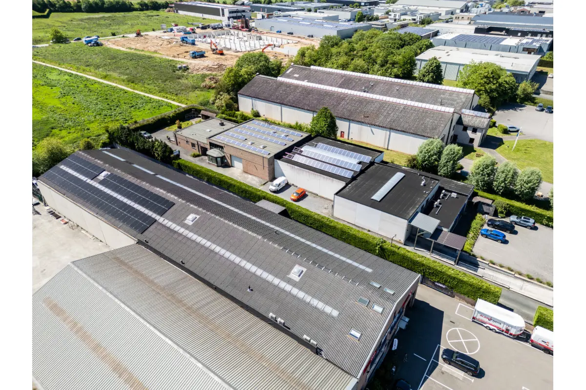 Handelszaak te  huur in Waver 1300 3000.00€  slaapkamers 624.00m² - Zoekertje 778059
