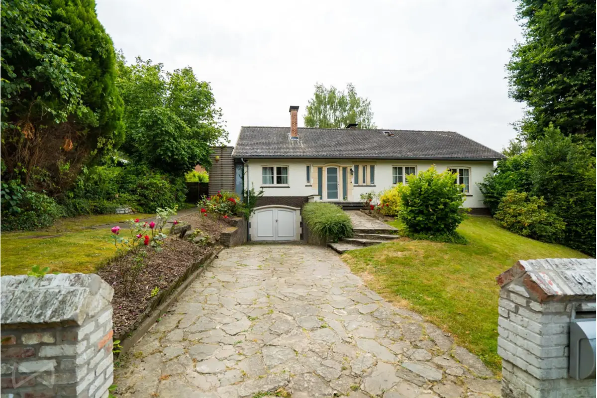 Huis te  huur in Rixensart 1330 1800.00€ 5 slaapkamers 215.00m² - Zoekertje 779625