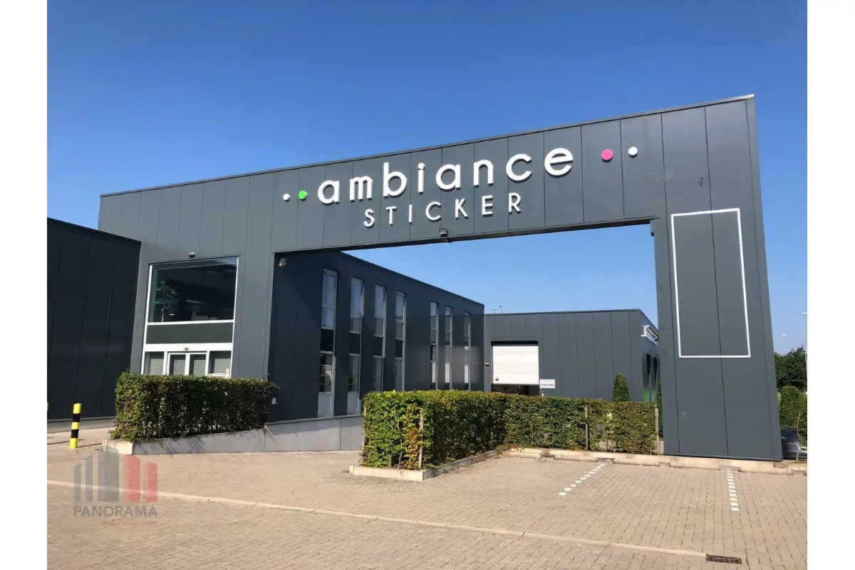 Commerce à vendre à Leeuw-Saint-Pierre 1600 2575000.00€  chambres 2145.00m² - Annonce 779809