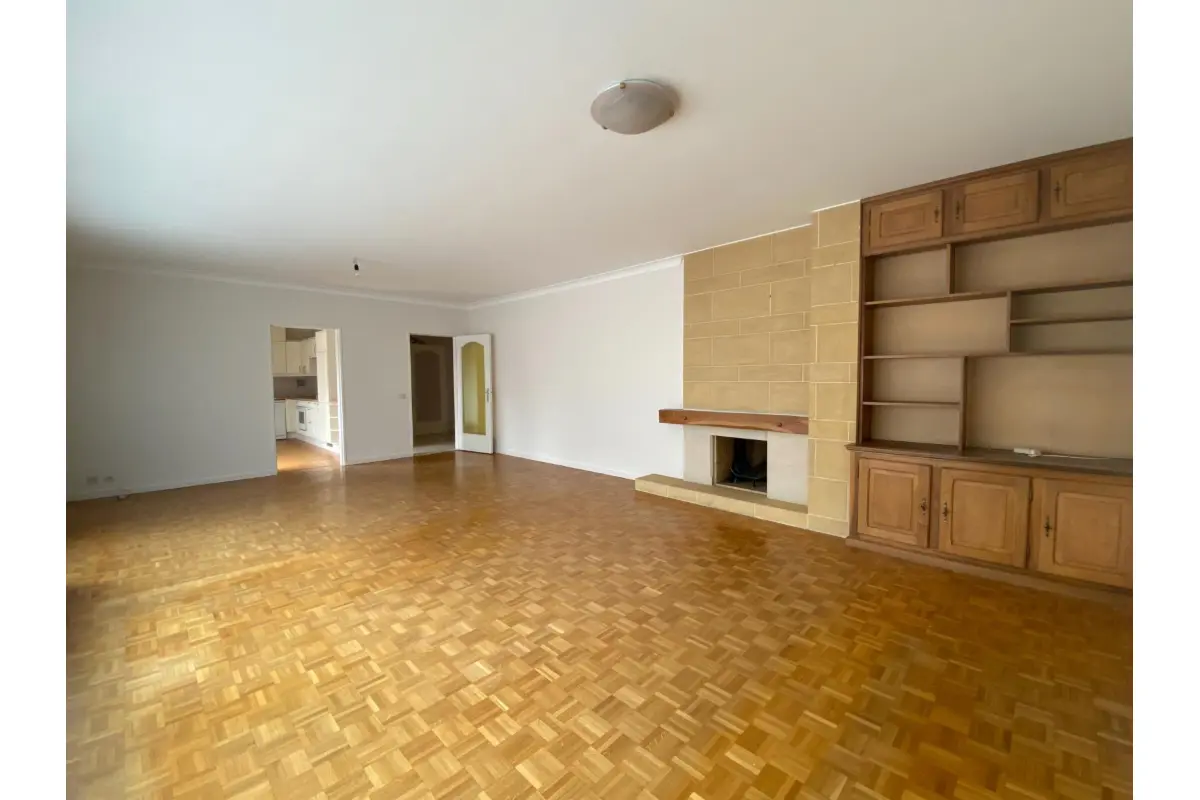 Appartement te  in Sint-Lambrechts-Woluwe 1200 1500.00€ 3 slaapkamers 130.00m² - Zoekertje 780425