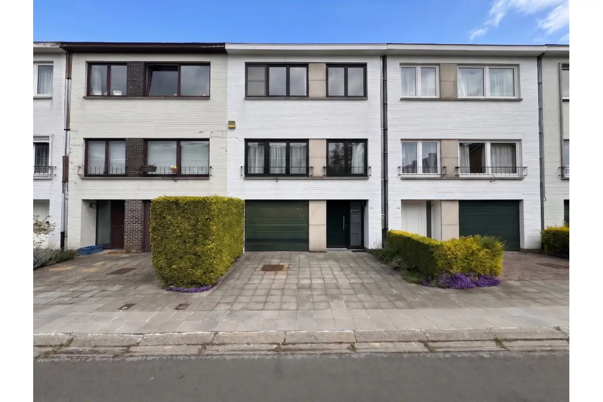 Huis te  huur in Eigenbrakel 1420 1500.00€ 2 slaapkamers 182.00m² - Zoekertje 781288